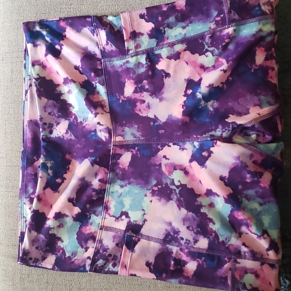 Crop Workout Tights - Picture 10 of 12